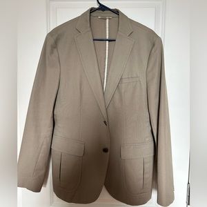 Boss men’s lightweight sport jacket only partially lined. Impeccable stitching